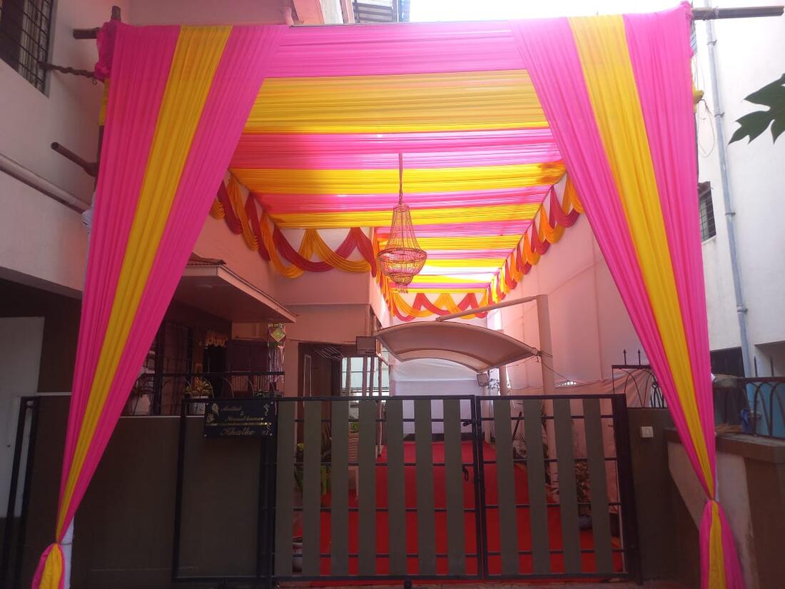 Pastel round mandap with soft floral detailing